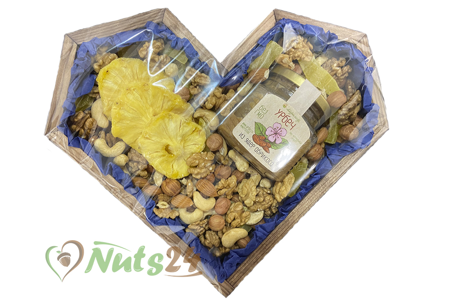 Подарочный набор (Сердце большое)  "Nuts24" 1,5 кг